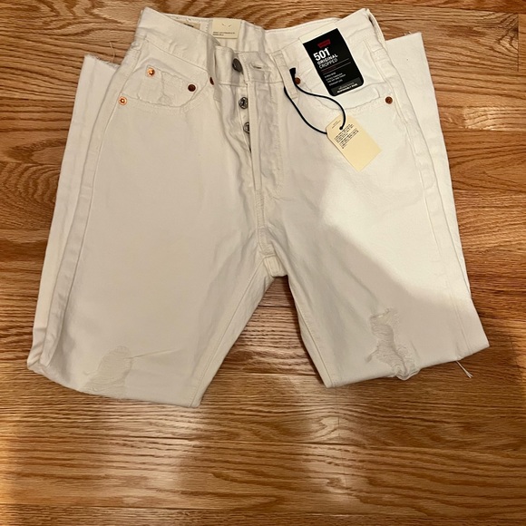 Levi’s 501 Crop White Distressed Jeans - Picture 4 of 4